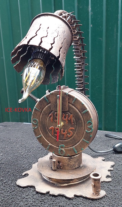 Антуражные часы с подсветкой"скорпион 1945"-7000р